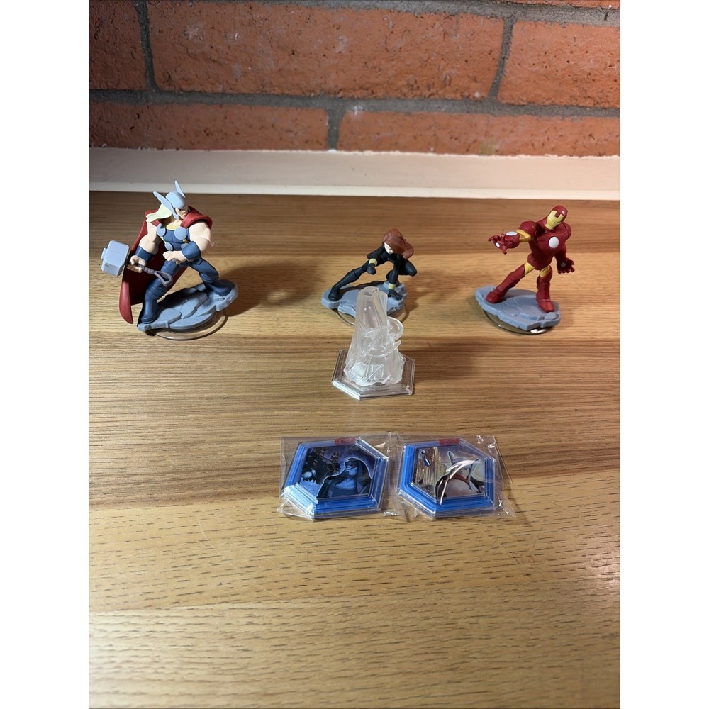 Disney Infinity 2.0 Marvel Avengers (4) Thor Iron Man Black Widow Avengers Tower